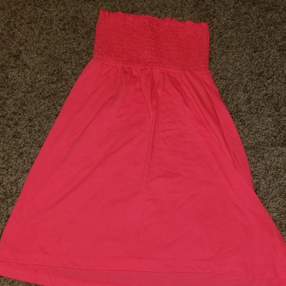 Dresses - Picture 2 of 4